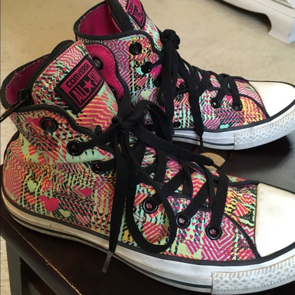 Chuck Taylor Converse High Top Sneakers - Picture 3 of 7